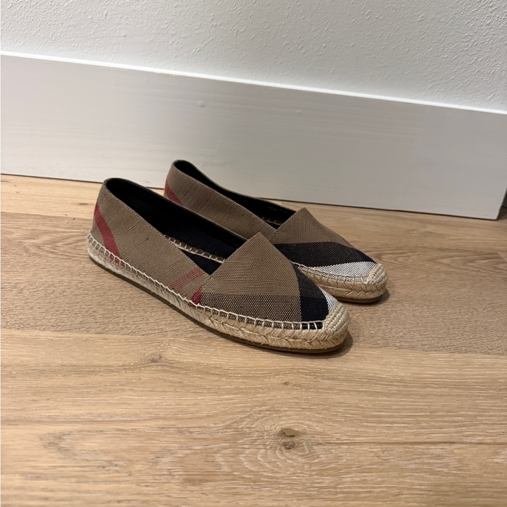 Burberry Espadrilles NWOB SZ 37.5